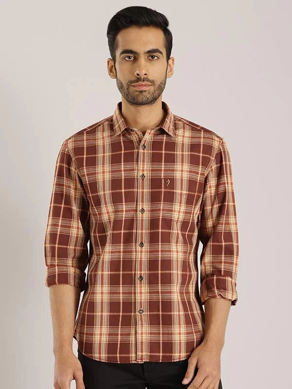 Indian Terrain Men Checkered Maroon Shirt